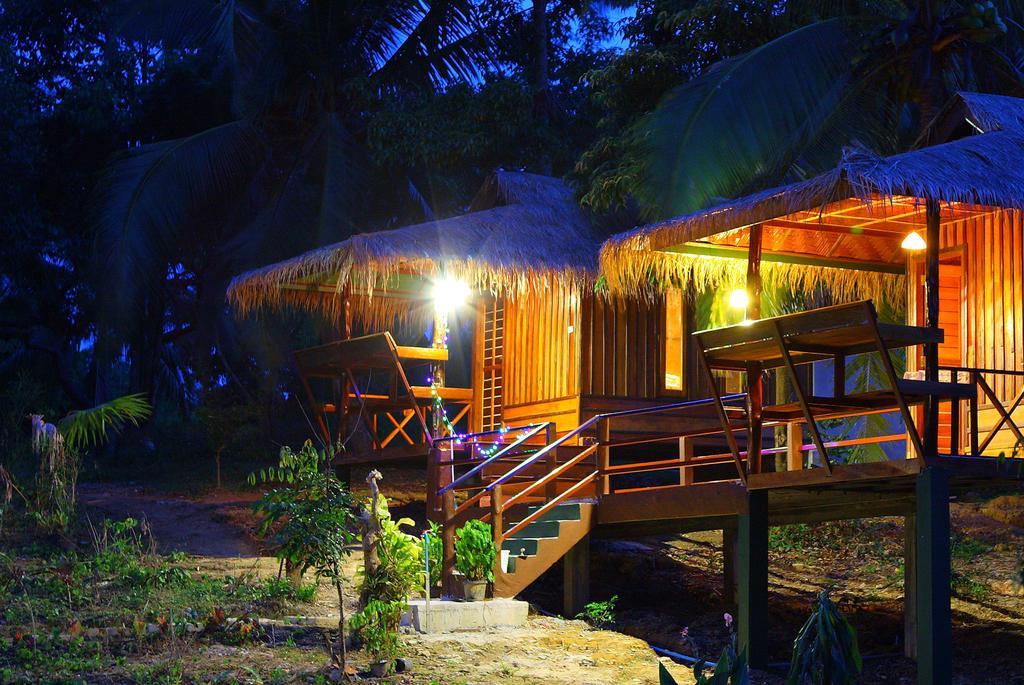Phayam Garden View Otel Koh Phayam Oda fotoğraf